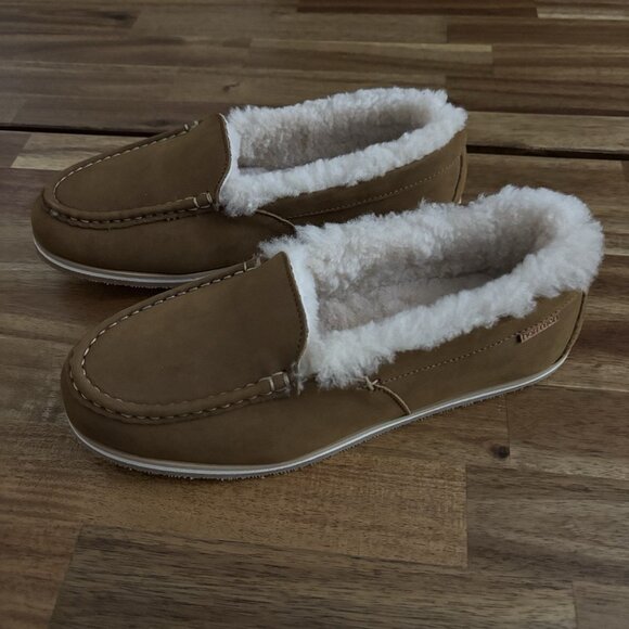 Hari Mari Women’s Leather Slippers Size 7 Moccasin Style Fur Holiday NEW $155